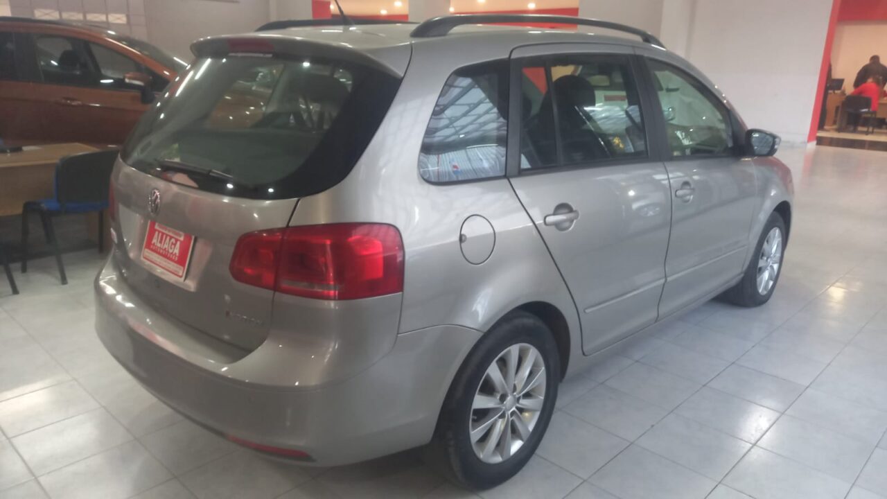 VOLKSWAGEN SURAN 1.6 L I-MOTION GNC 2012 - Image 2