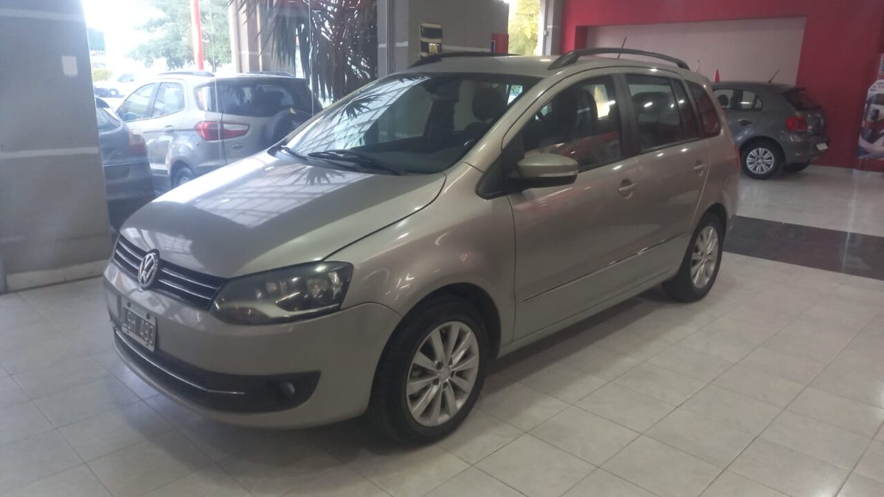 VOLKSWAGEN SURAN 1.6 L I-MOTION GNC 2012 - Image 8