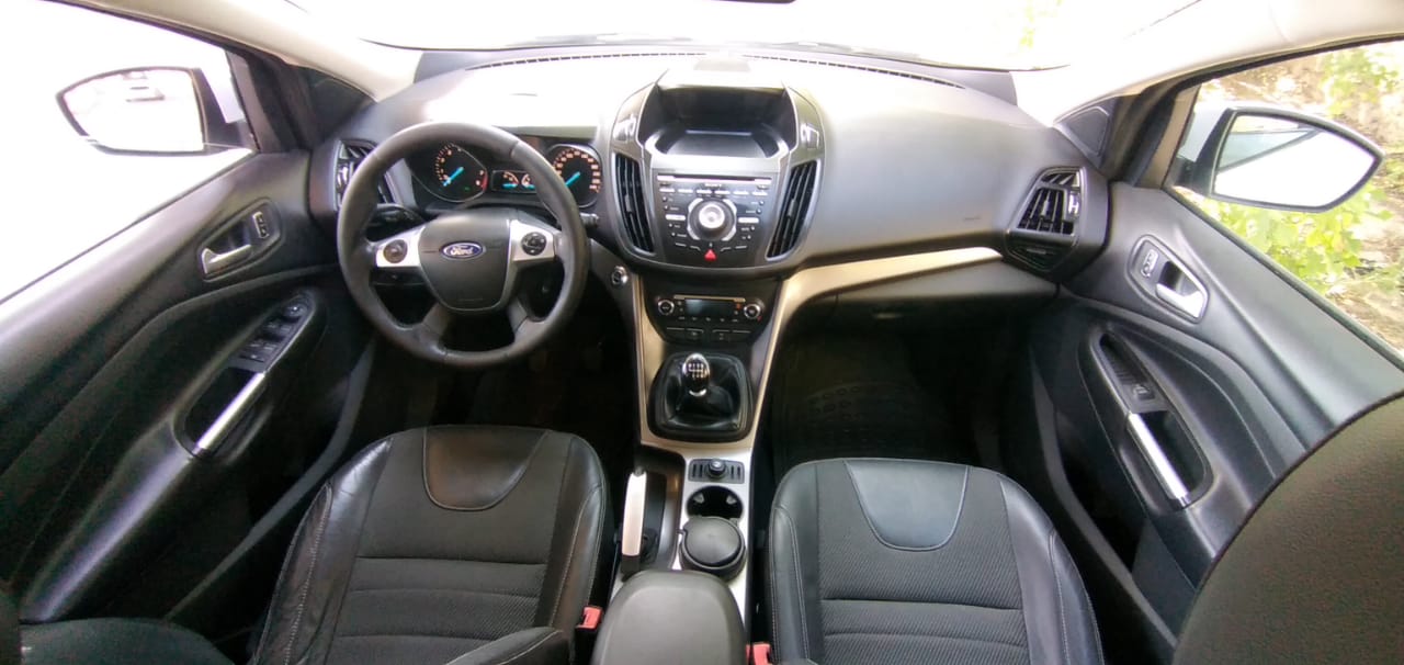 KUGA 1.6 SEL MT6 ECOBOOST AÑO 2013 - Image 3