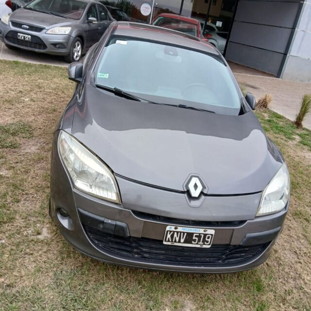 RENAULT MEGANE III 2.0 16V PRIVILEGE 2011