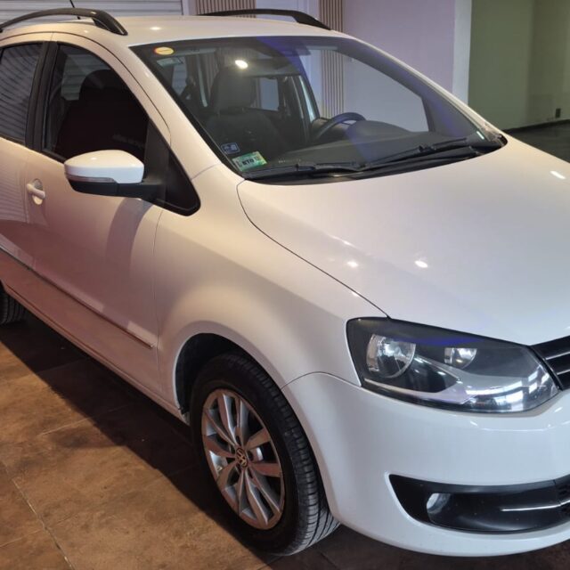 VOLKSWAGEN SURAN 1.6L 5D I-MOTION 414 5PTAS 2014